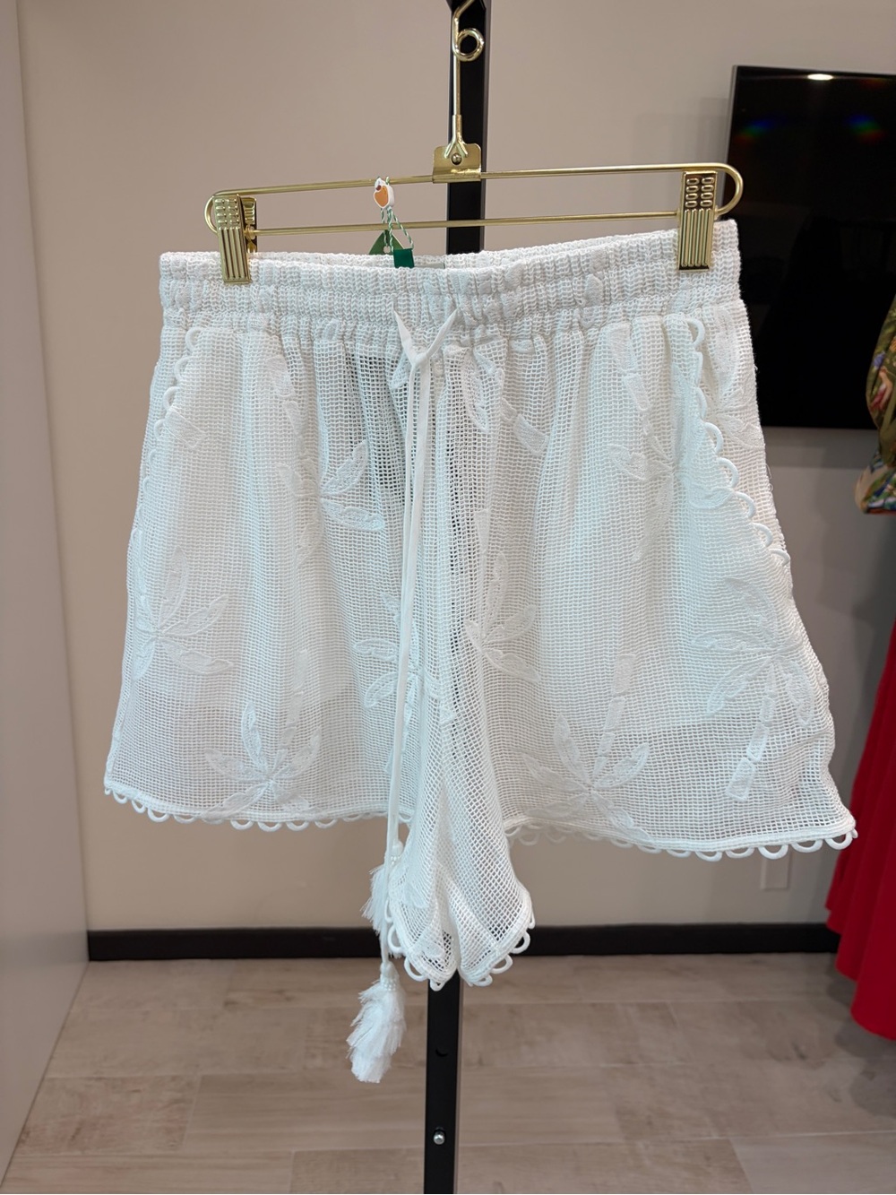 Farm Rio: WHITE PALM TREES SHORTS
OFF - WHITE - Picture 12 of 13